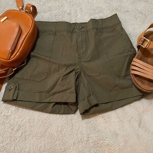 NWT Green Cargo Shorts with Relaxed Fit
